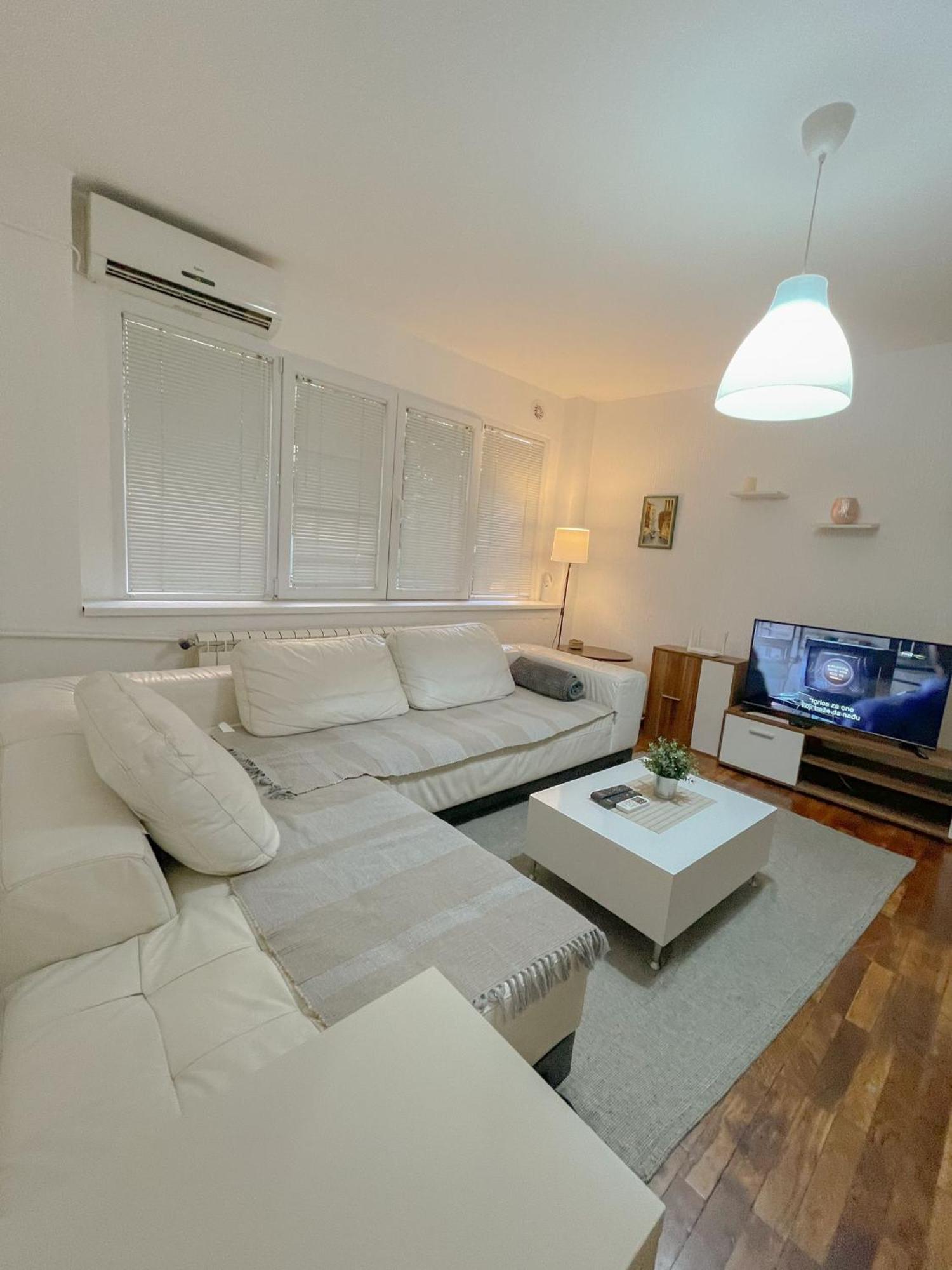 Slavija Mcd Apartment Belgrade Exterior photo